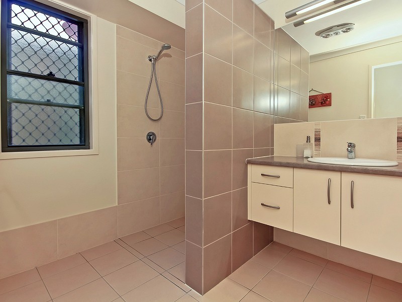 67 LAUREL STREET, Heathwood QLD 4110