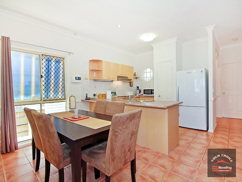 6 RIPPONLEA COURT, Forest Lake QLD 4078