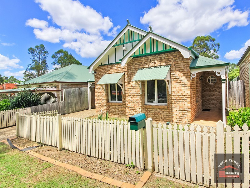 6 RIPPONLEA COURT, Forest Lake QLD 4078