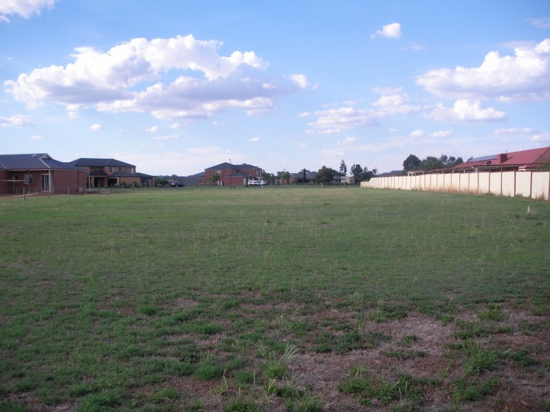 9 Killarney Drive, Melton VIC 3337