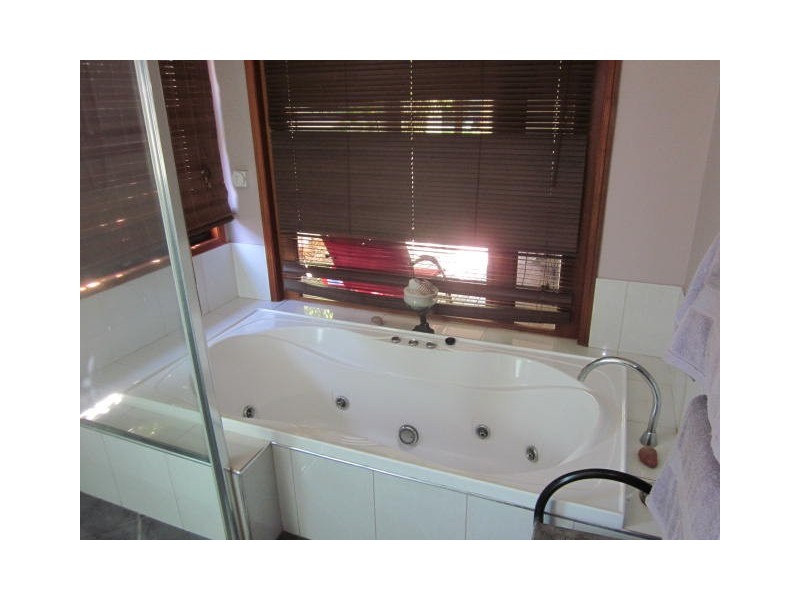 69469 Bruce Highway, Fishery Falls QLD 4871