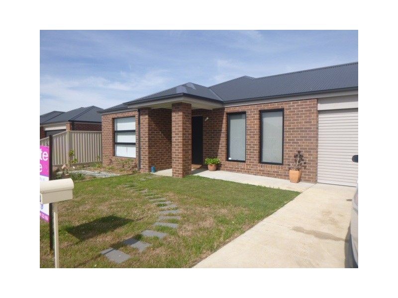 18 Stella Drive, Delacombe VIC 3356