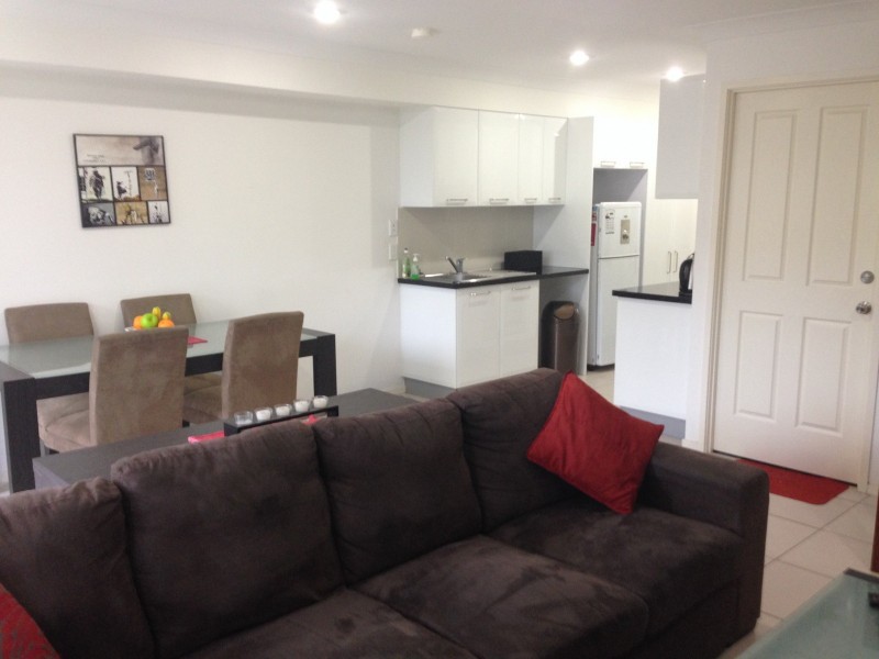 2/1 Victoria Street, Fairfield QLD 4103