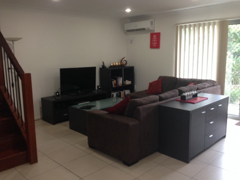 2/1 Victoria Street, Fairfield QLD 4103