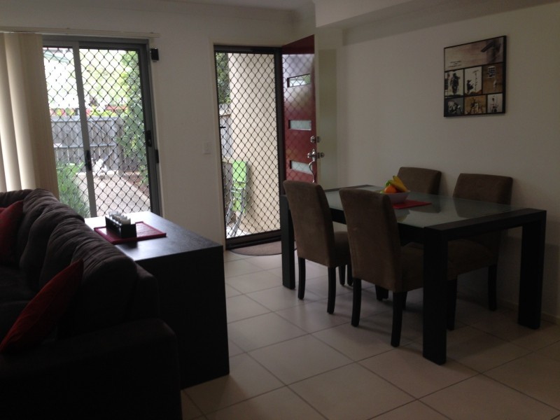 2/1 Victoria Street, Fairfield QLD 4103