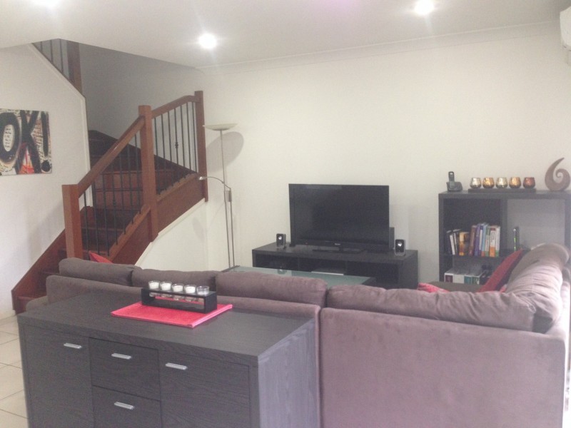 2/1 Victoria Street, Fairfield QLD 4103
