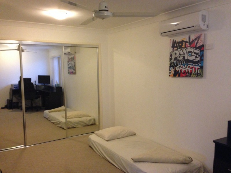 2/1 Victoria Street, Fairfield QLD 4103