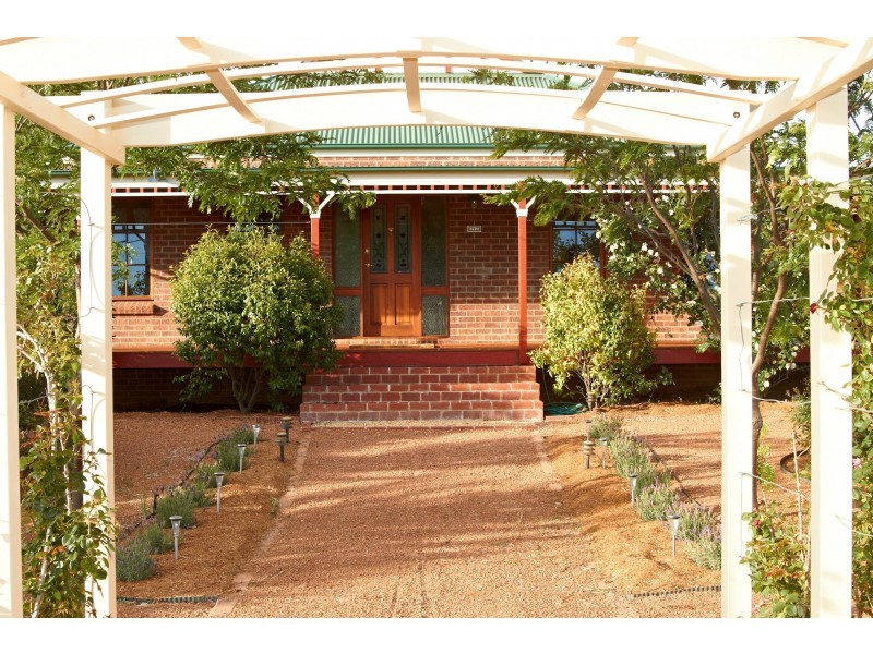 12 Lind Street, Gundaroo NSW 2620