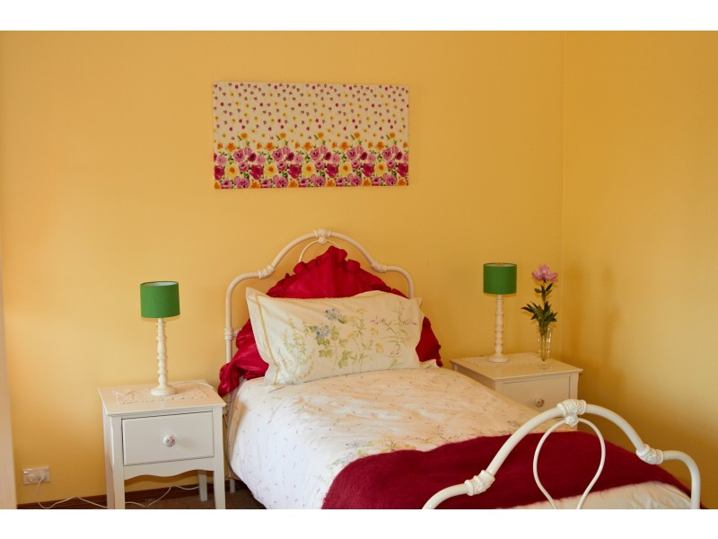 12 Lind Street, Gundaroo NSW 2620