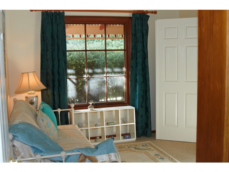 12 Lind Street, Gundaroo NSW 2620