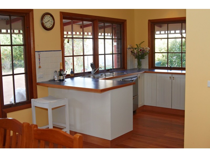 12 Lind Street, Gundaroo NSW 2620