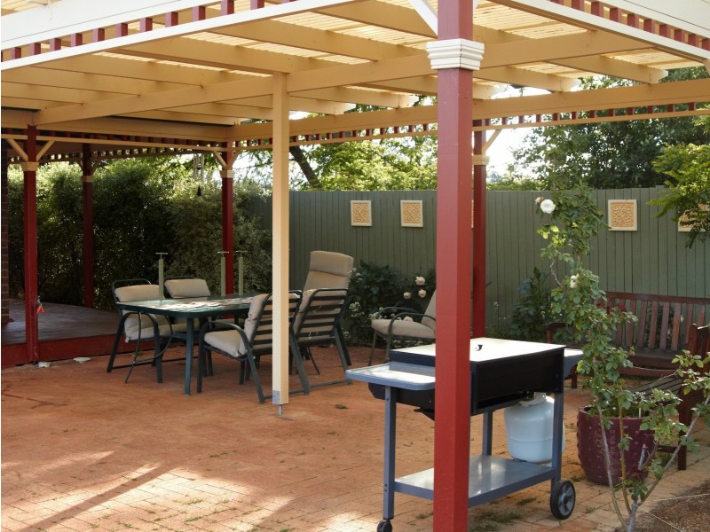 12 Lind Street, Gundaroo NSW 2620