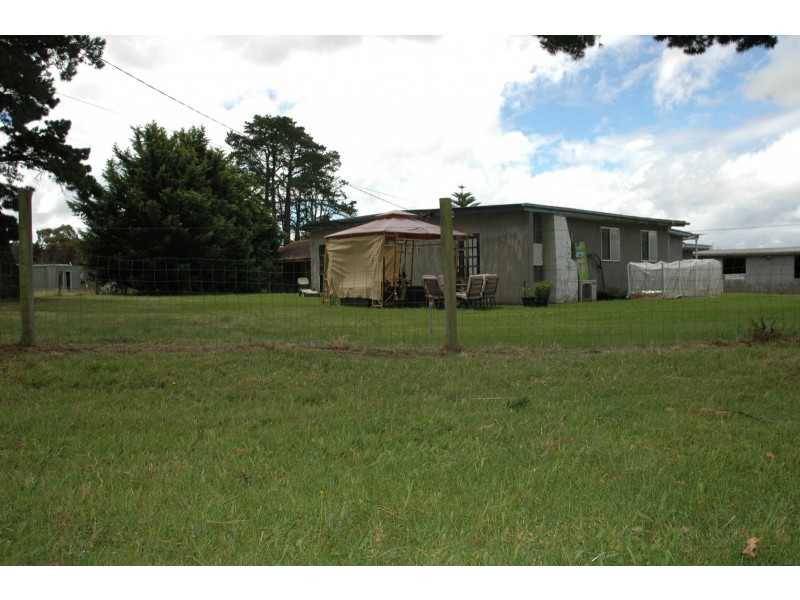 9 Heather Grove, Cranbourne East VIC 3977