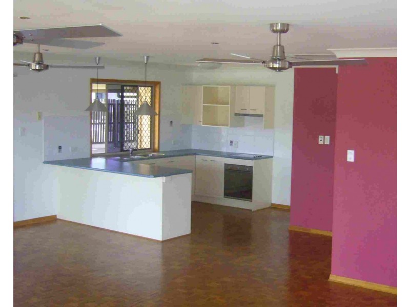 21 Archer Drive, Point Vernon QLD 4655