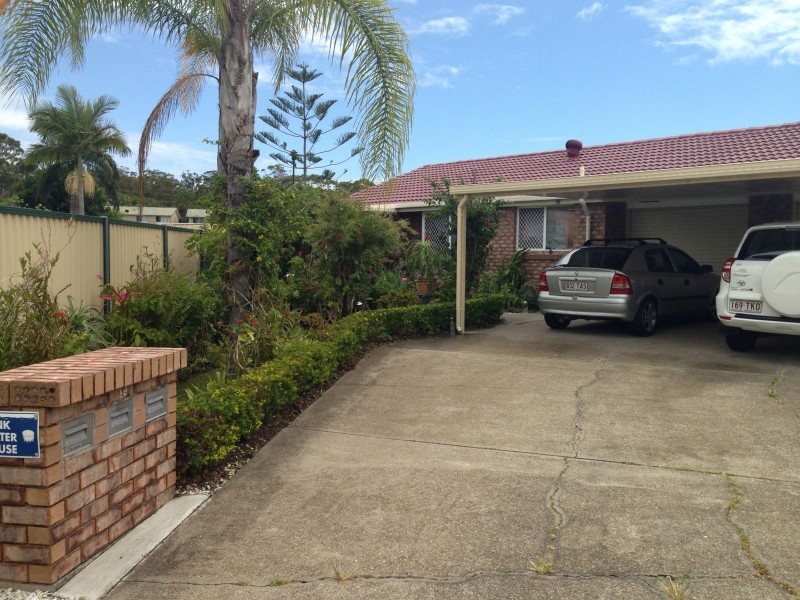 1/19 Riccarton Place, Labrador QLD 4215