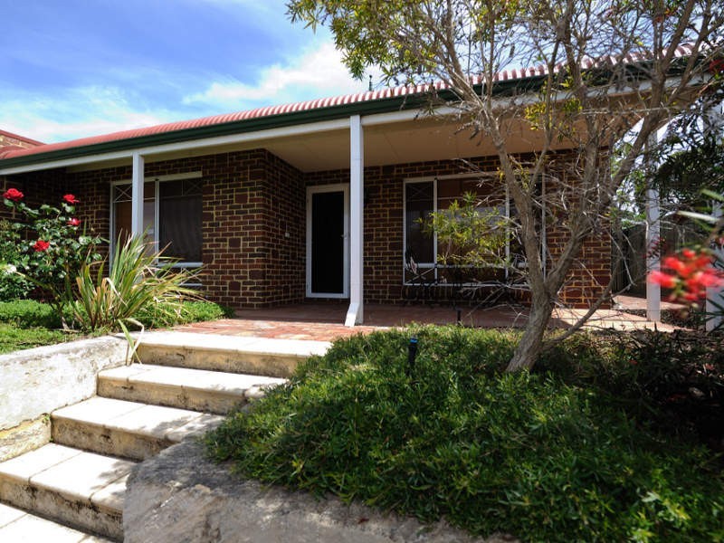 18 Milroy Street, Willagee WA 6156