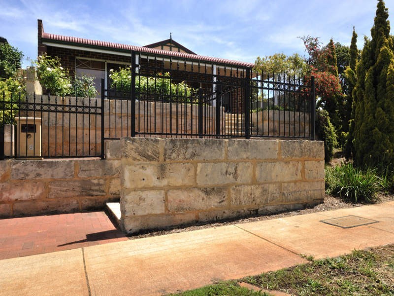 18 Milroy Street, Willagee WA 6156