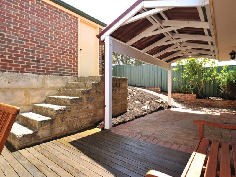 18 Milroy Street, Willagee WA 6156