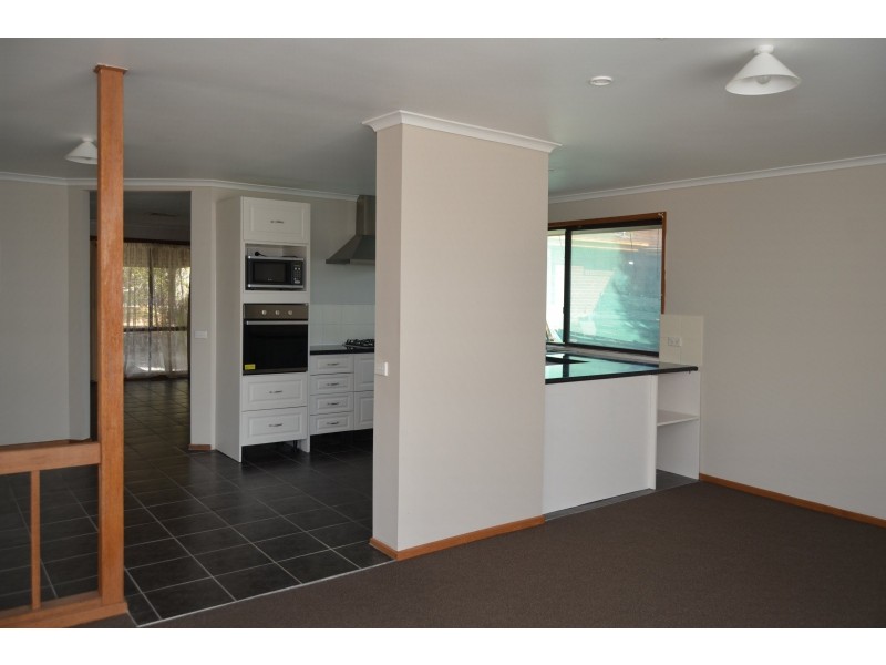 31 Kingsley Drive, Sunbury VIC 3429