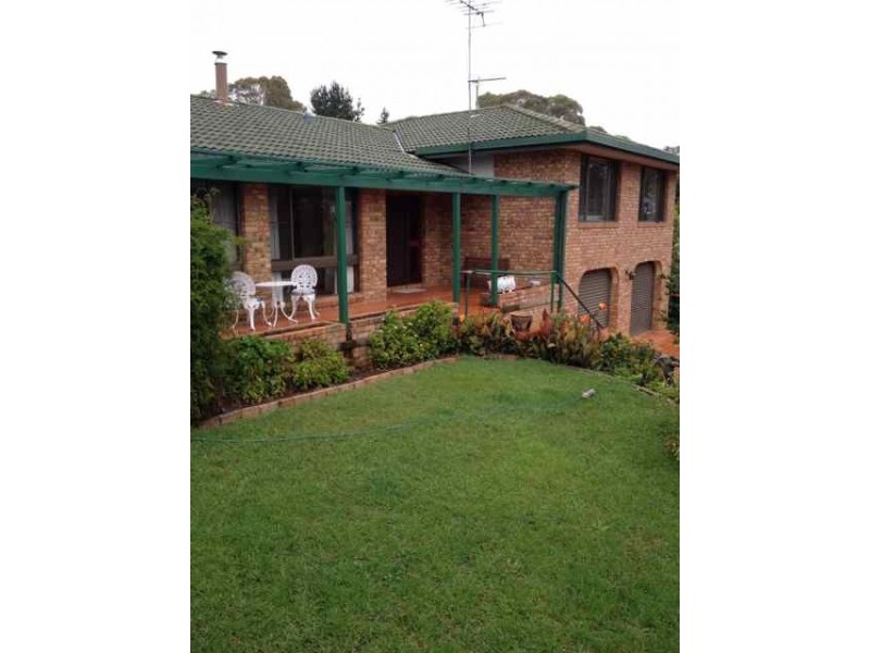 18 Bishops Crescent, Armidale NSW 2350