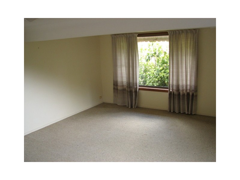 18 Bishops Crescent, Armidale NSW 2350