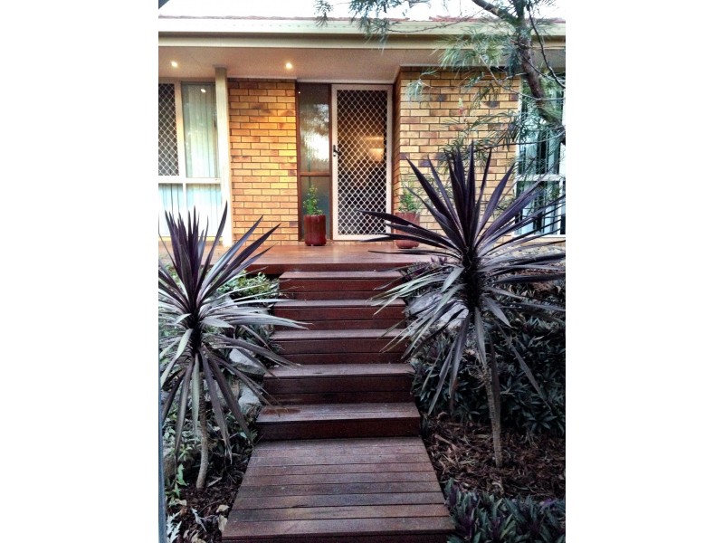 102 Rue Montaigne, Petrie QLD 4502