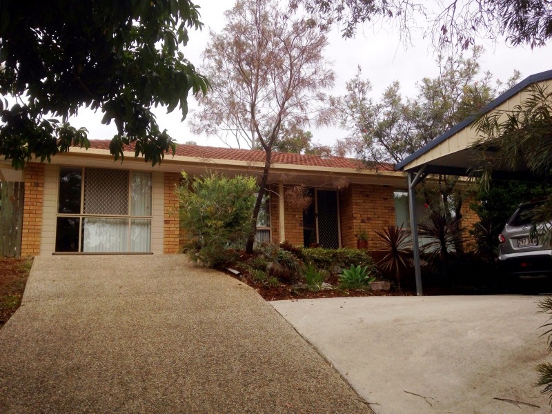 102 Rue Montaigne, Petrie QLD 4502