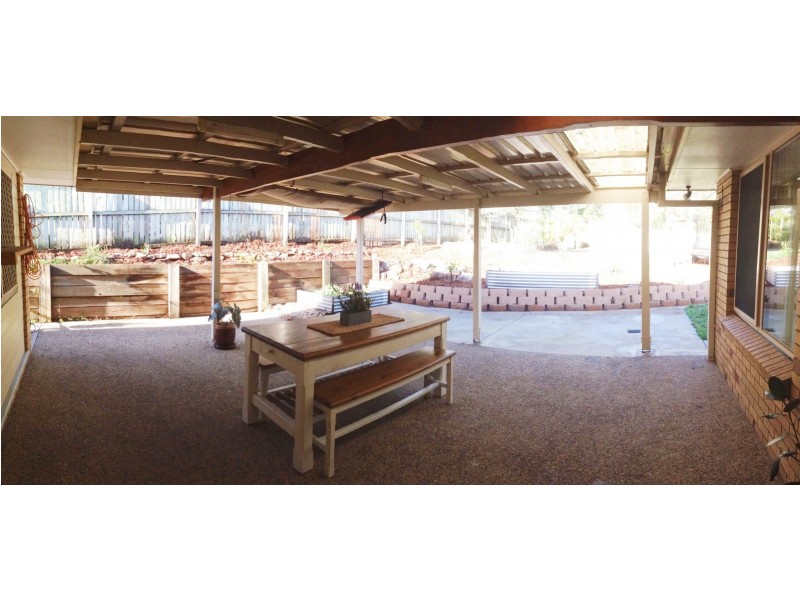 102 Rue Montaigne, Petrie QLD 4502