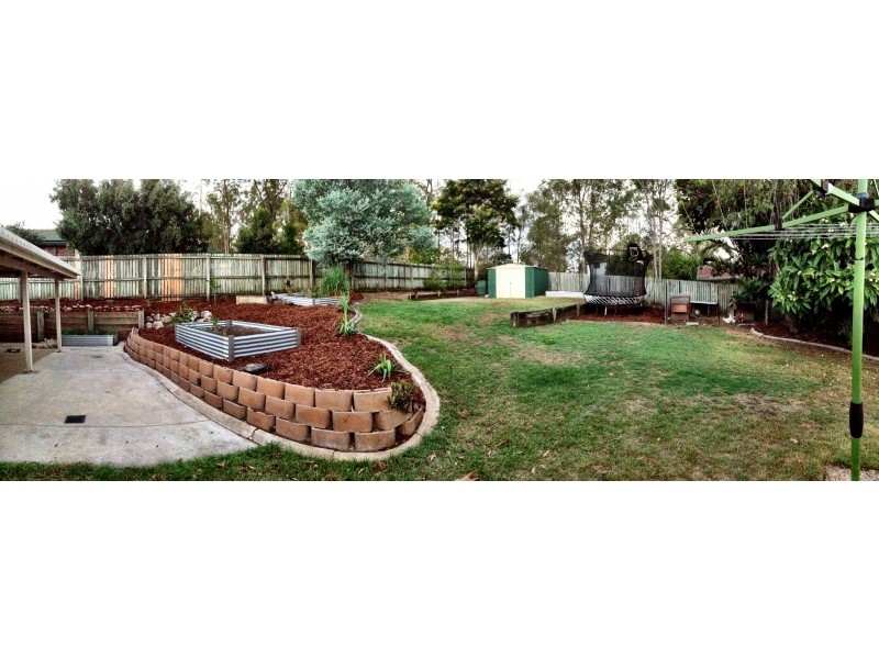 102 Rue Montaigne, Petrie QLD 4502
