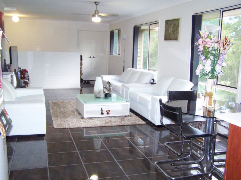 14 Torridon Close, Chapel Hill QLD 4069