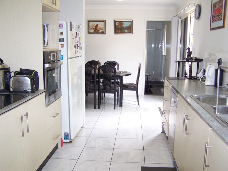 14 Torridon Close, Chapel Hill QLD 4069