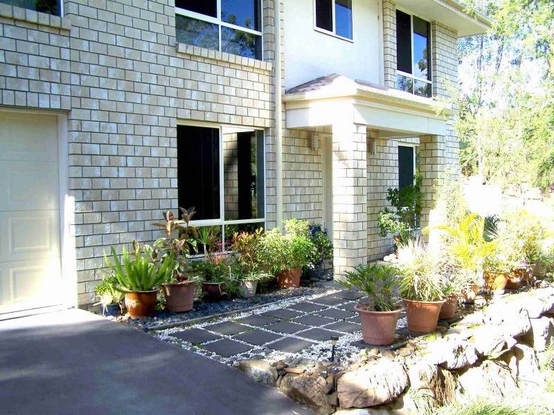 14 Torridon Close, Chapel Hill QLD 4069