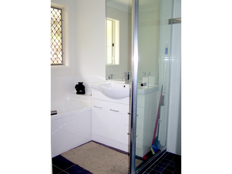 14 Torridon Close, Chapel Hill QLD 4069
