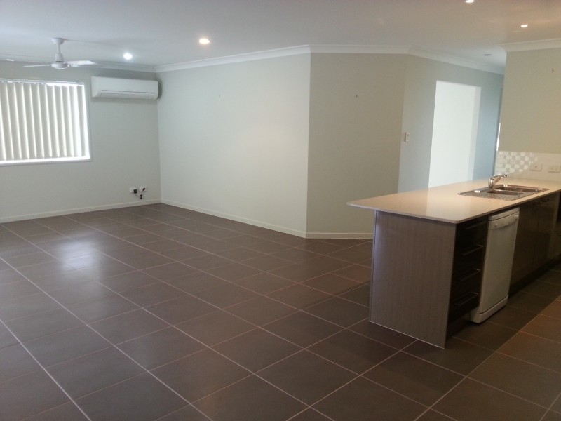 15 Bushland Place, Maudsland QLD 4210