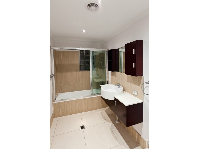 201/28 Dengate Lane, St Lucia QLD 4067