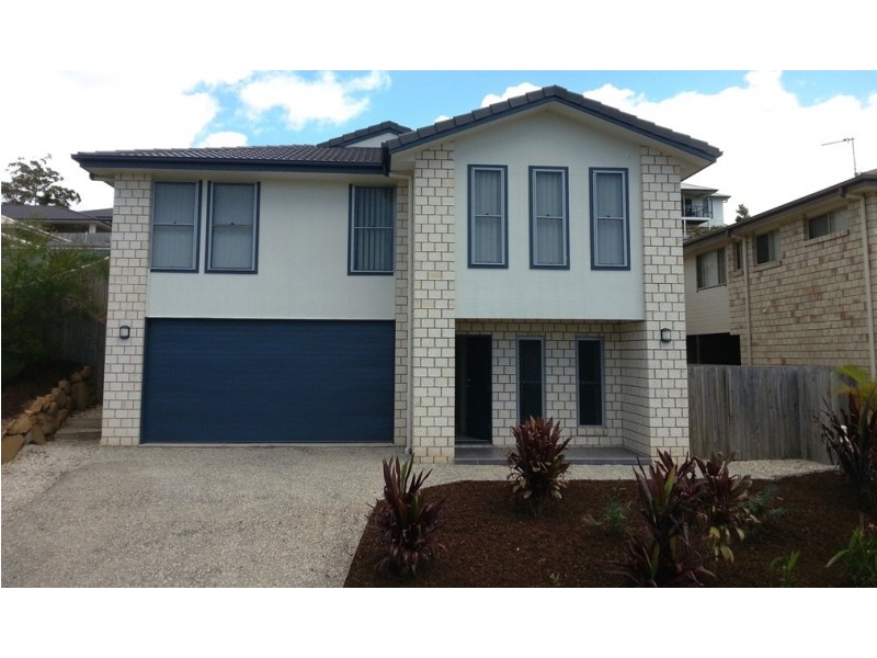 35 Hadrian Crescent, Pacific Pines QLD 4211