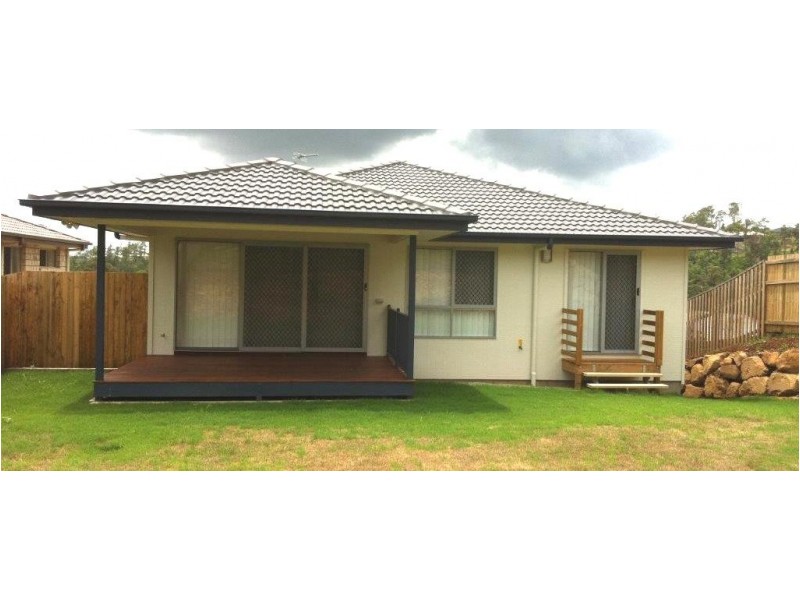 35 Hadrian Crescent, Pacific Pines QLD 4211