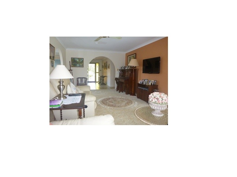 30 Launch Road, Mermaid Waters QLD 4218