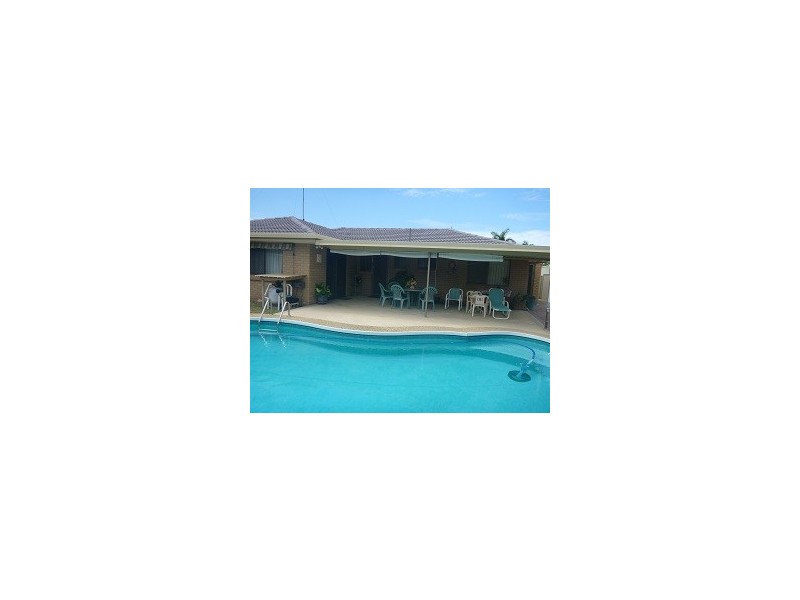 30 Launch Road, Mermaid Waters QLD 4218