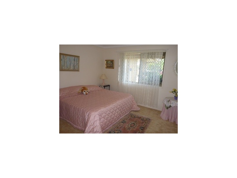 30 Launch Road, Mermaid Waters QLD 4218