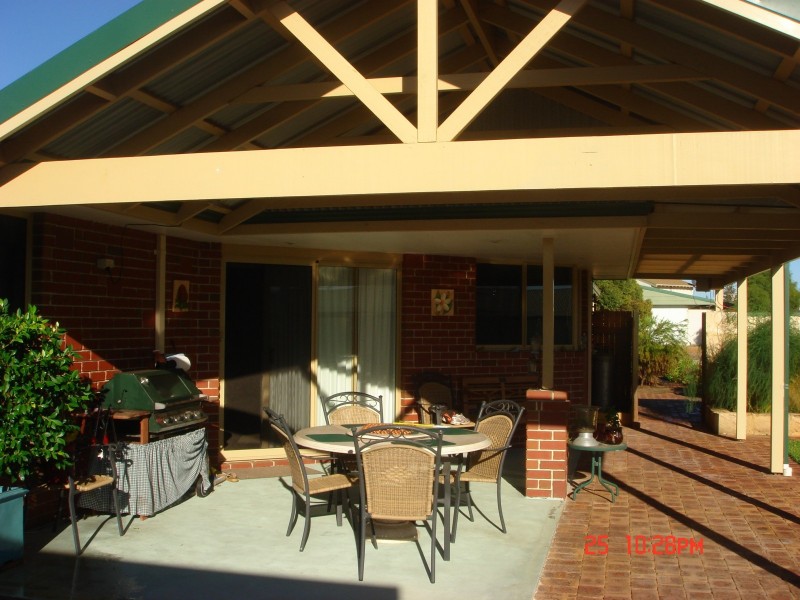 20 Heales Way, Green Head WA 6514