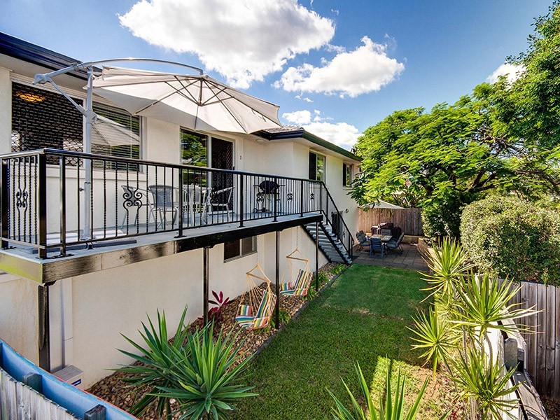 1/27 Denman Street, Greenslopes QLD 4120