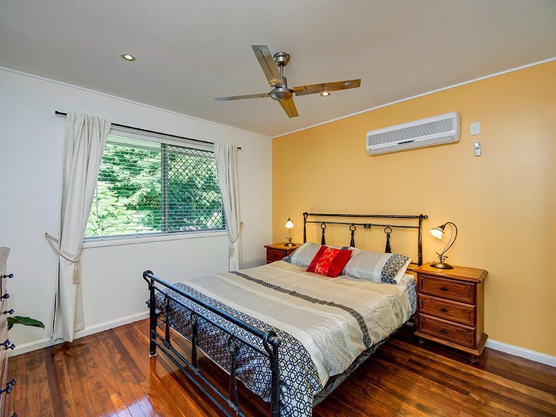 1/27 Denman Street, Greenslopes QLD 4120