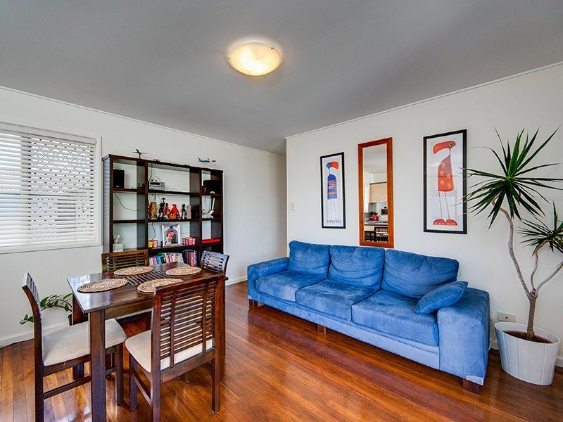 1/27 Denman Street, Greenslopes QLD 4120