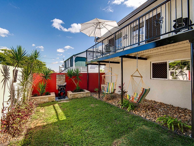 1/27 Denman Street, Greenslopes QLD 4120