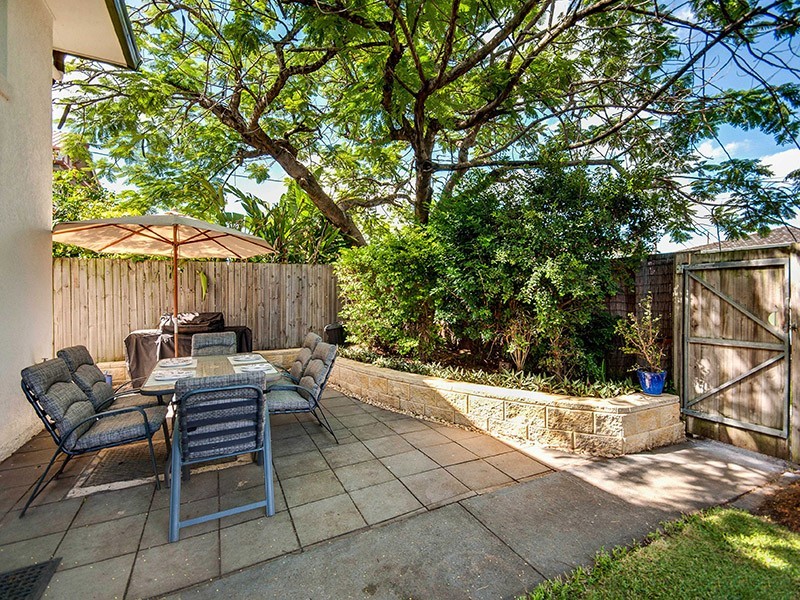 1/27 Denman Street, Greenslopes QLD 4120