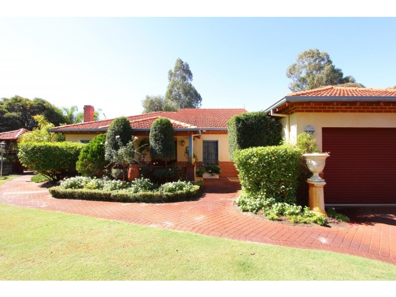 14 Chardonnay Drive, The Vines WA 6069