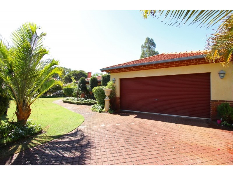 14 Chardonnay Drive, The Vines WA 6069