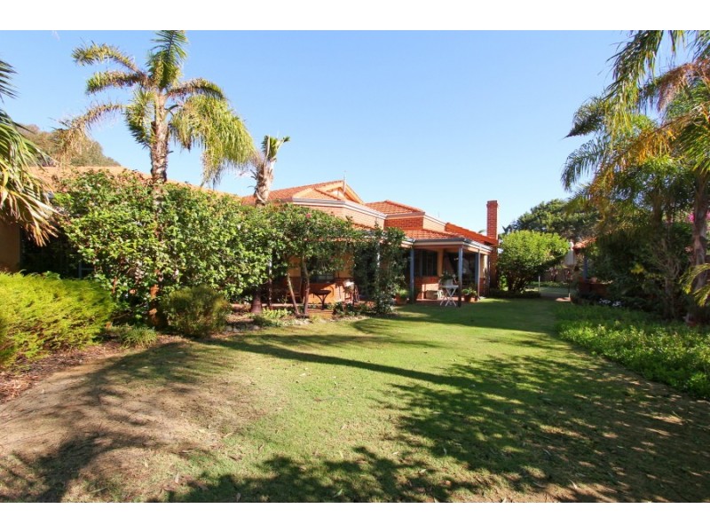 14 Chardonnay Drive, The Vines WA 6069