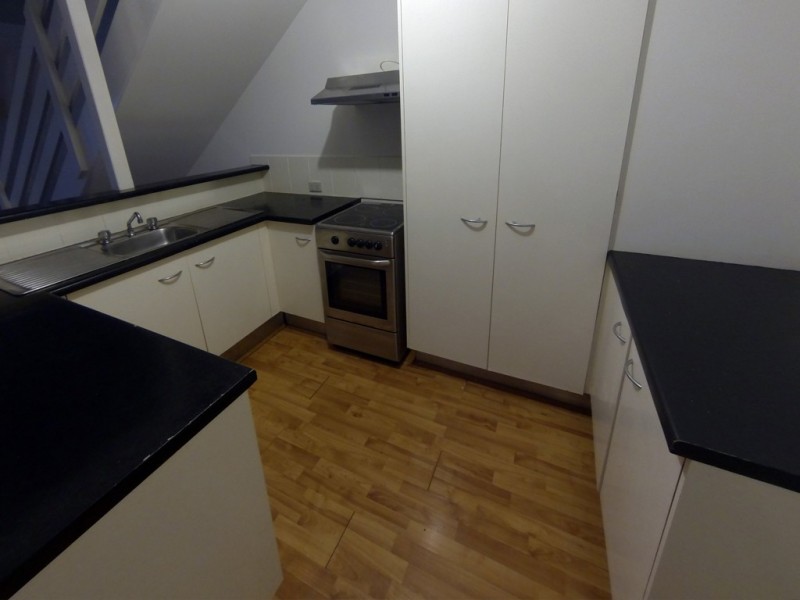 2/63 Olsen Avenue, Labrador QLD 4215